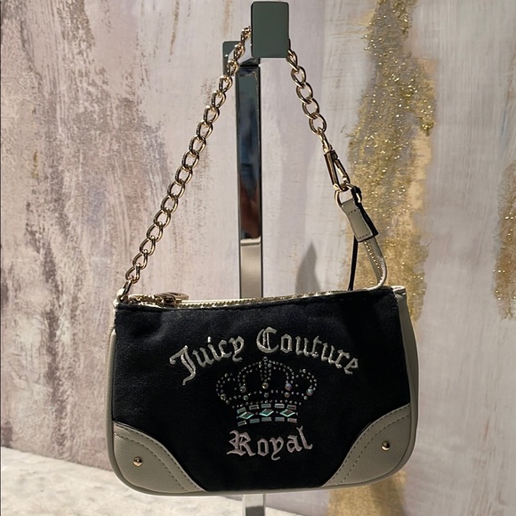 Juicy Couture Handbags - Juice kingdom Mine Wristlet Purse - pretty 😍 cute